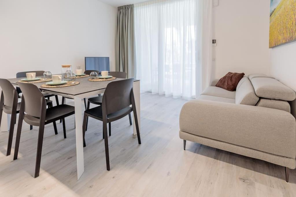 Wave Island! Luxury Resort A Jesolo - Piscina E Park Free! Bagian luar foto