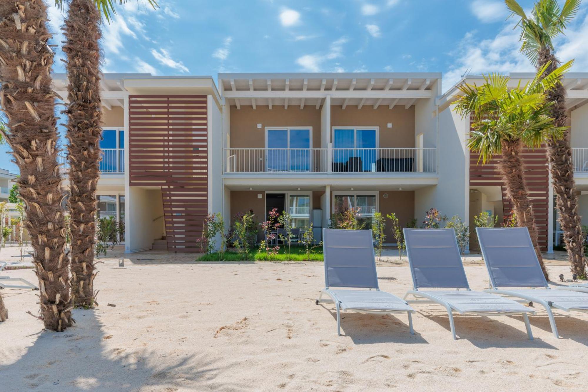 Wave Island! Luxury Resort A Jesolo - Piscina E Park Free! Bagian luar foto