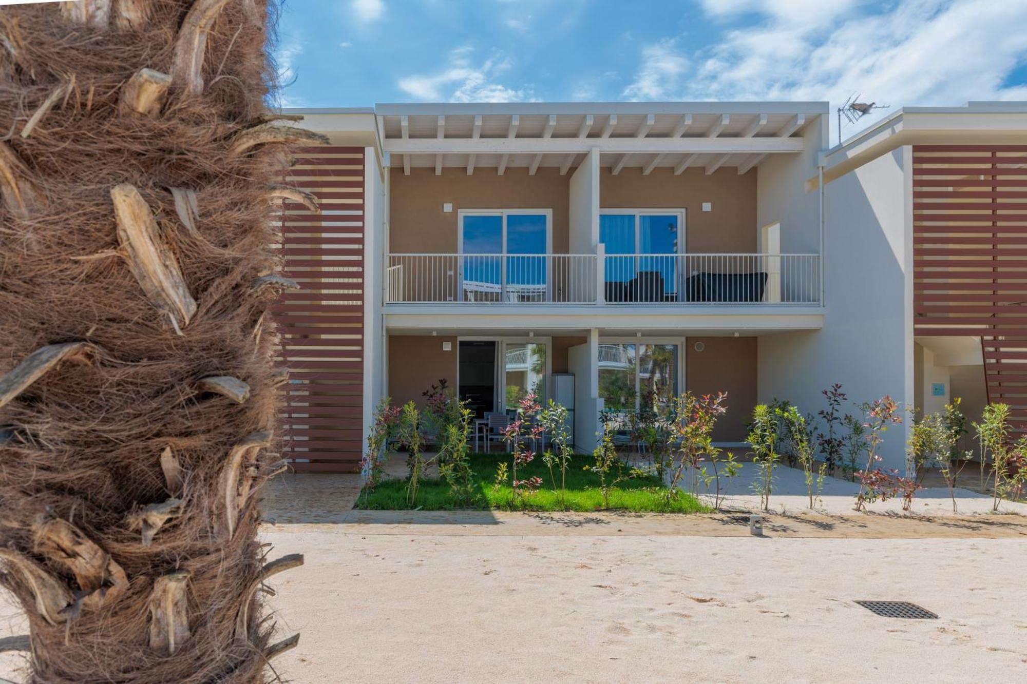 Wave Island! Luxury Resort A Jesolo - Piscina E Park Free! Bagian luar foto