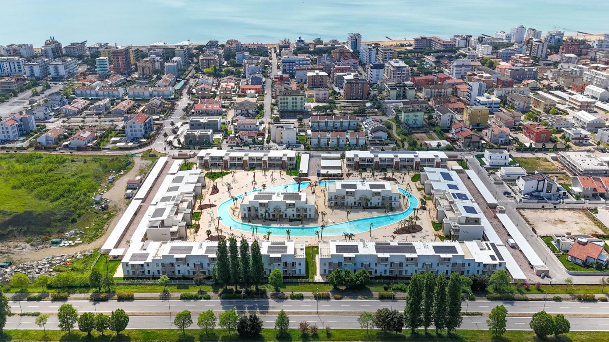 Wave Island! Luxury Resort A Jesolo - Piscina E Park Free! Bagian luar foto